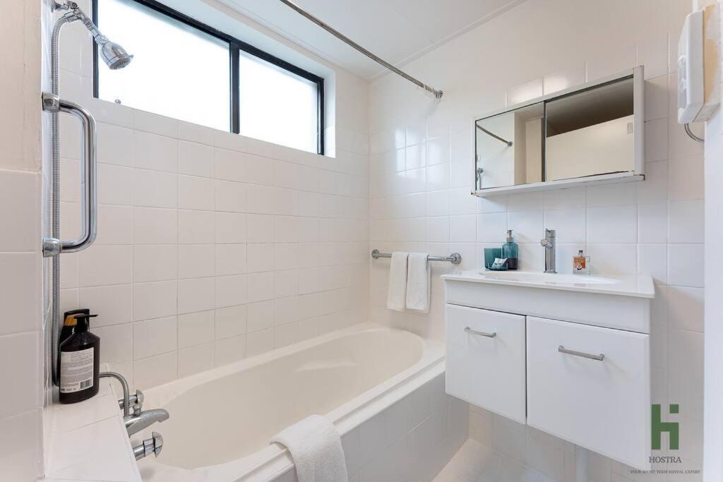 Charming 2 Bed Ocean Style Apt@manly Nr Apartment